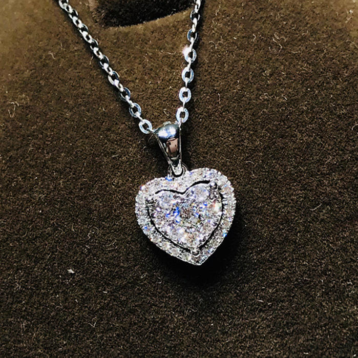 COLLAR Y PENDIENTE DE CORAZON BRILLANTE